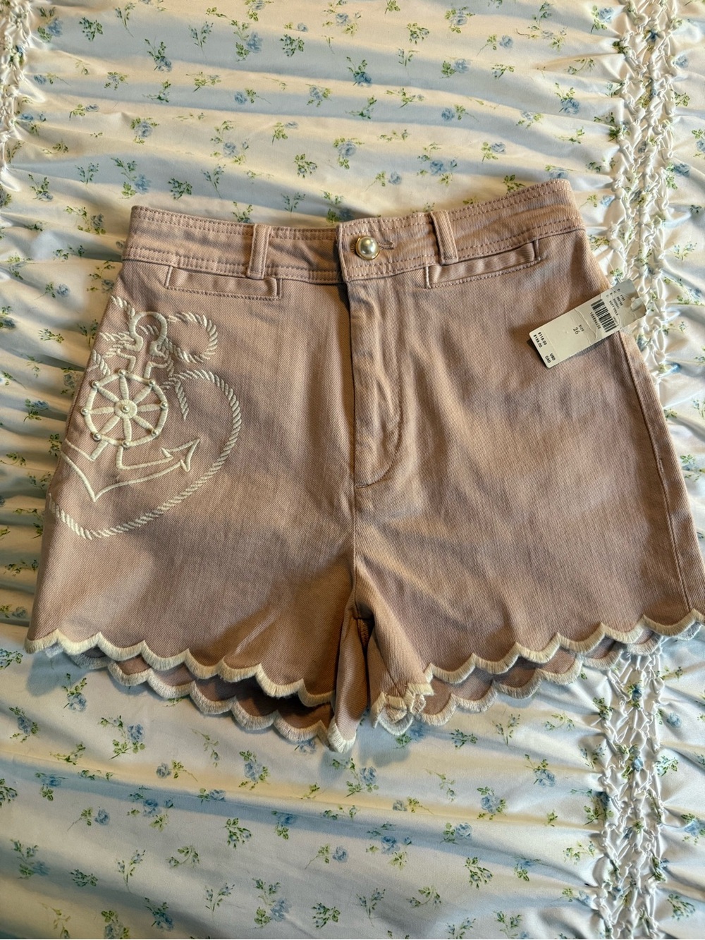 Anthropologie Maeve Ettie High-Rise Scallop Hem Pink Shorts Embroidered W/ Pearl - Picture 4 of 7